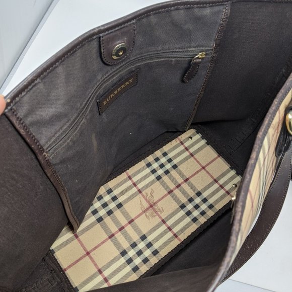 authentic BURBERRY Beige Leather Shoulder Bag - Picture 13 of 16